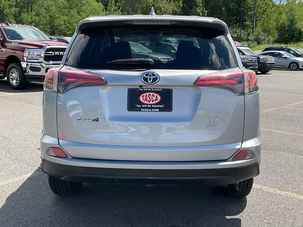 Used 2018 Toyota RAV4 LE w/ All Weather Liner Package AWD/4WD image 24