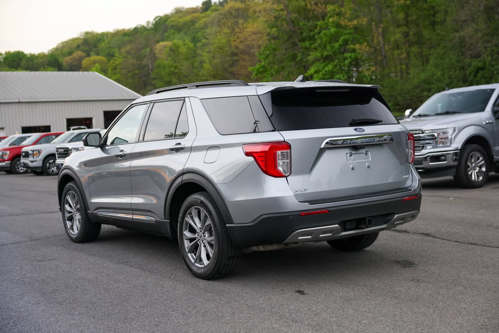 Certified 2023 Ford Explorer XLT w/ Equipment Group 202A AWD/4WD image 7