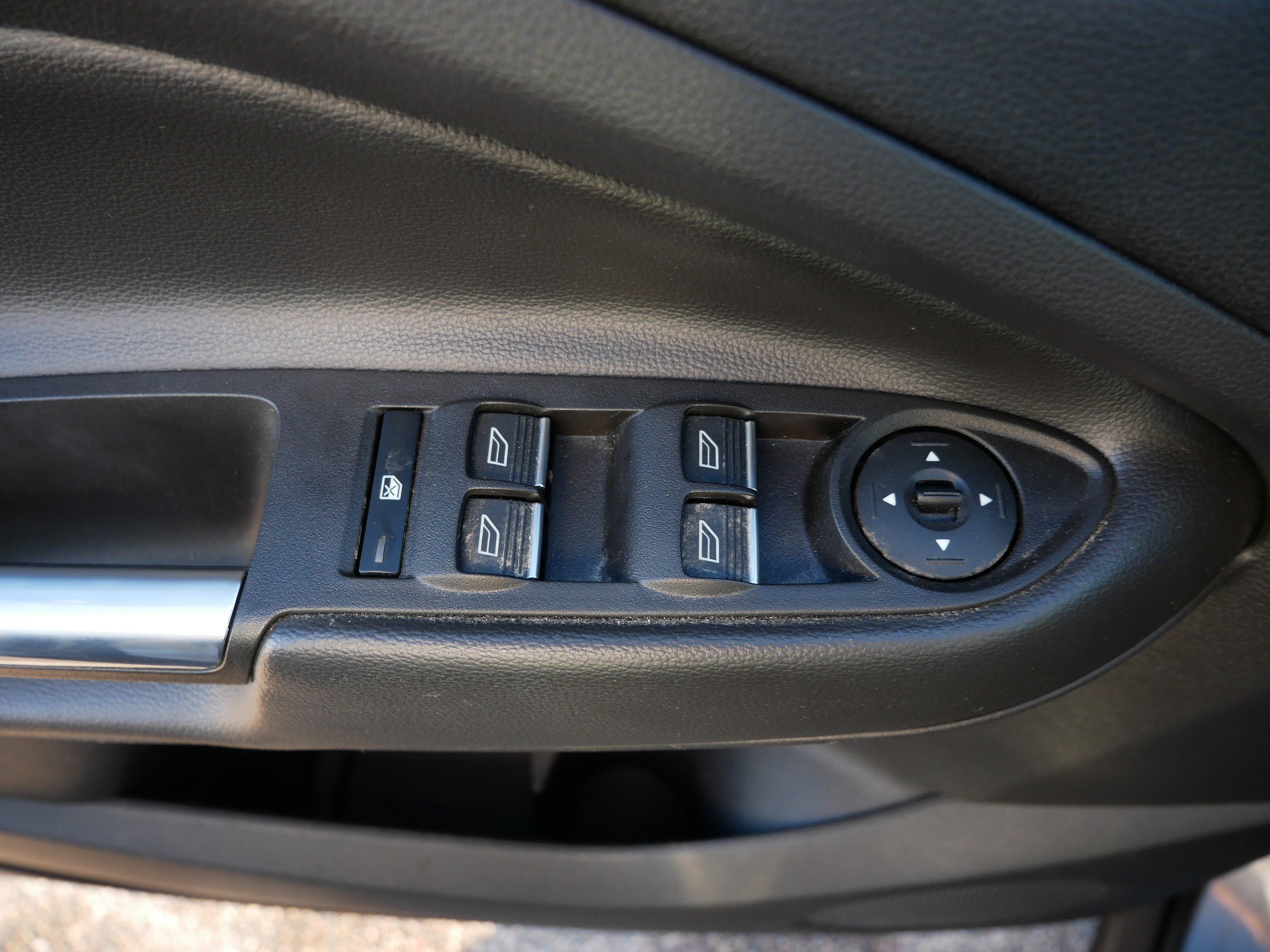 Certified 2017 Ford Escape SE w/ Equipment Group 201A image 20