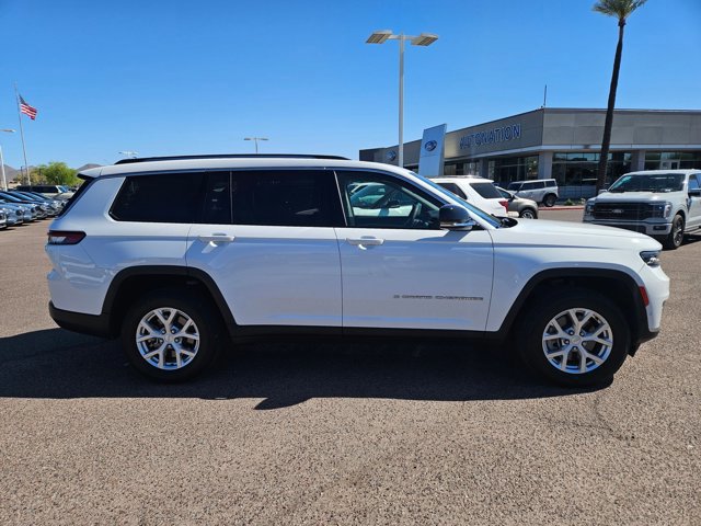 Used 2023 Jeep Grand Cherokee L Limited w/ Luxury Tech Group II image 2