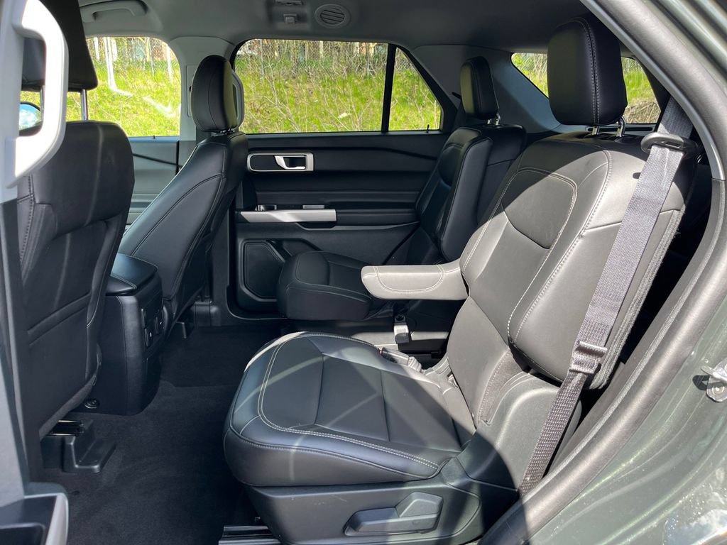 Certified 2024 Ford Explorer XLT w/ Equipment Group 202A AWD/4WD image 19