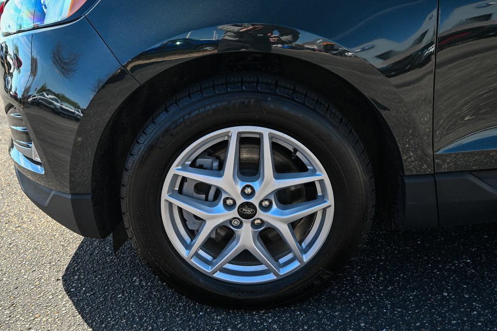 Certified 2024 Ford Edge SEL w/ Convenience Package AWD/4WD image 12