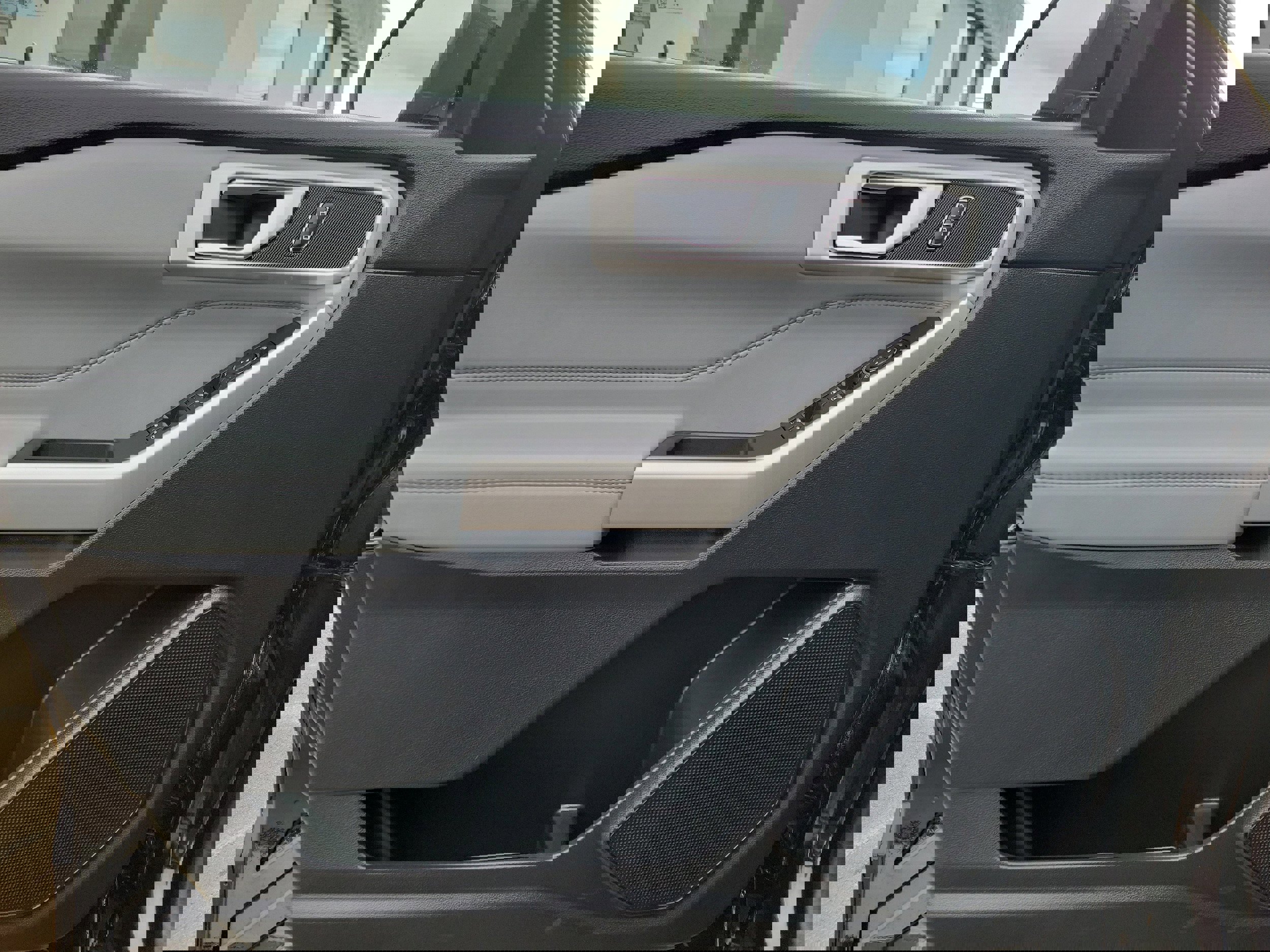 Certified 2023 Ford Explorer XLT w/ Equipment Group 202A image 19