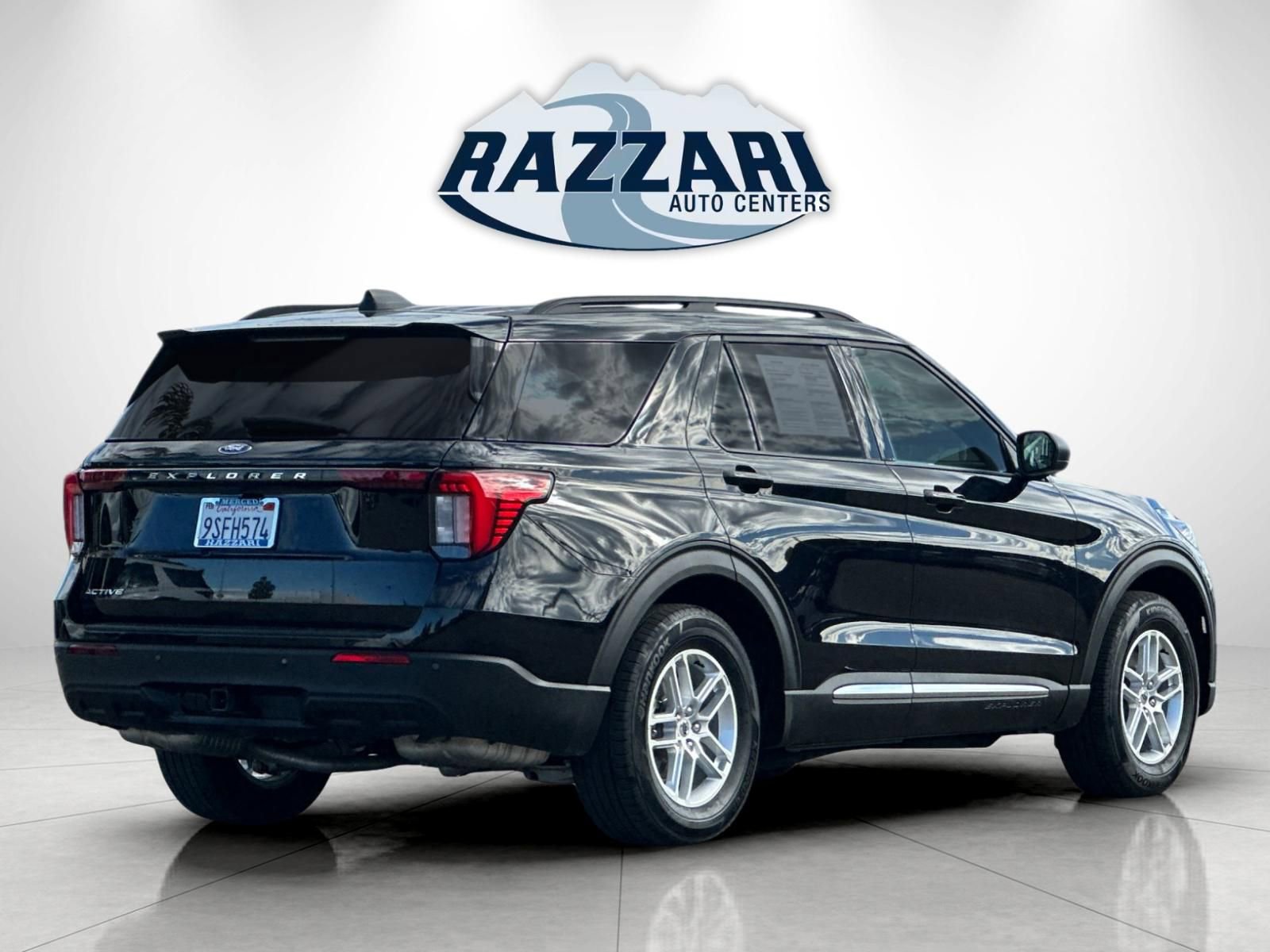 Certified 2025 Ford Explorer Active RWD image 3