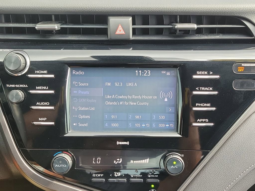 Used 2020 Toyota Camry SE FWD image 26