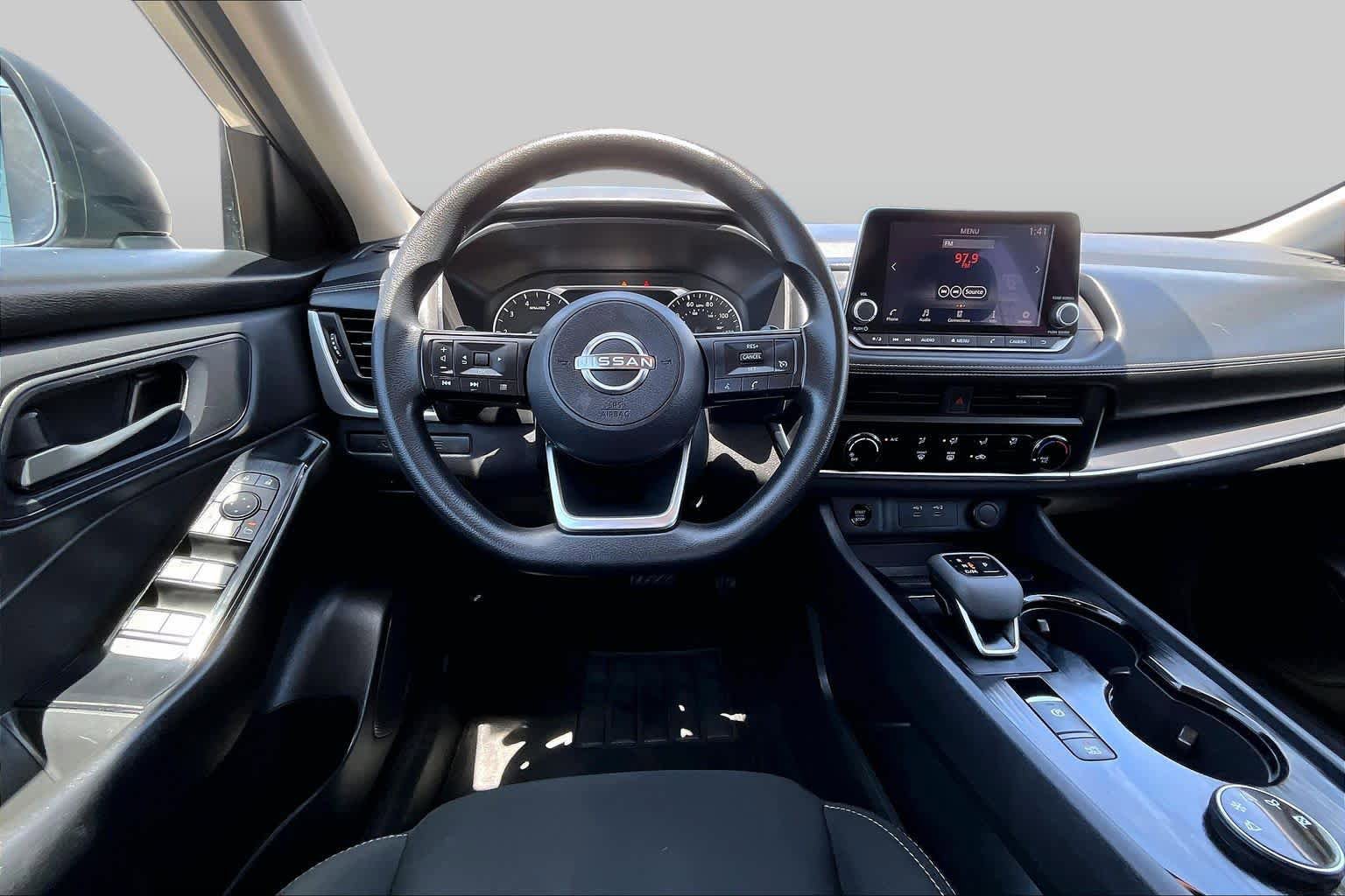 Used 2024 Nissan Rogue S AWD/4WD image 6