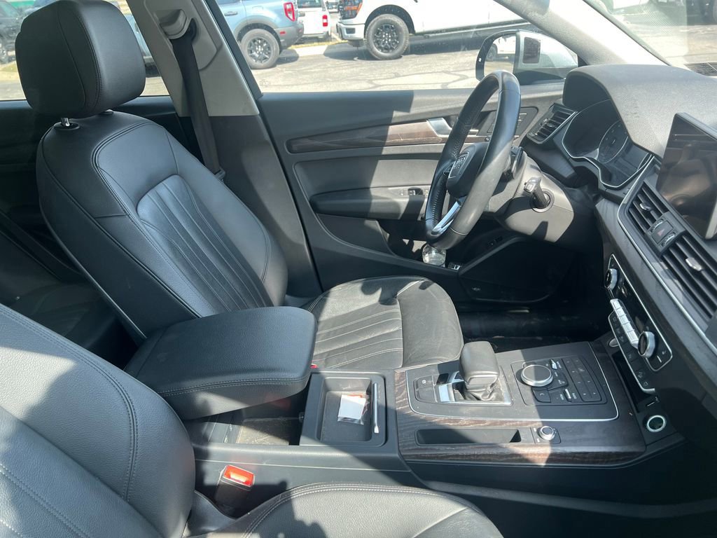 Used 2018 Audi Q5 2.0T Premium Plus w/ Premium Plus Package image 4