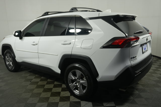 Used 2025 Toyota RAV4 XLE AWD/4WD image 5