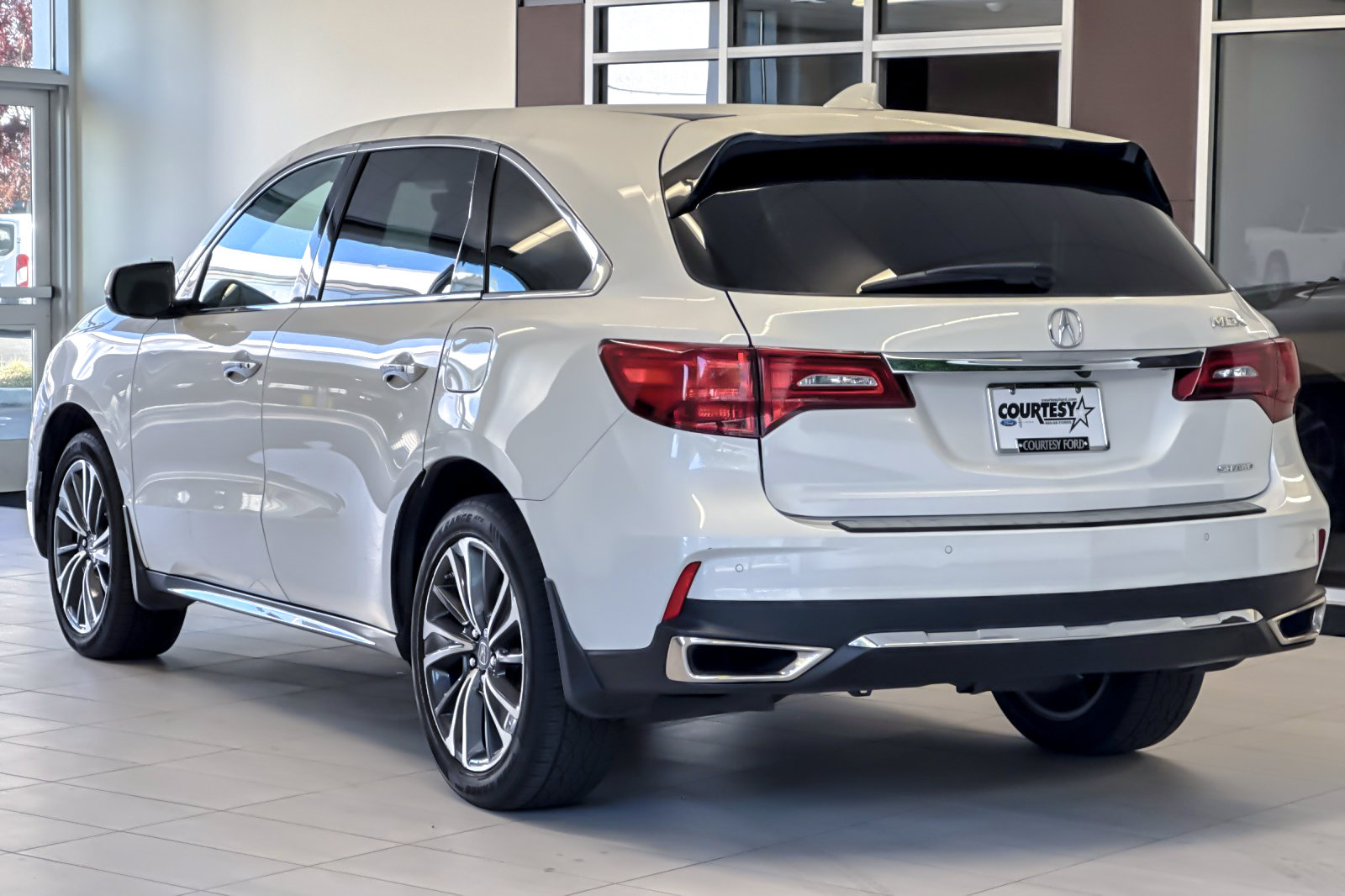 Used 2020 Acura MDX w/ Technology Package AWD/4WD image 6