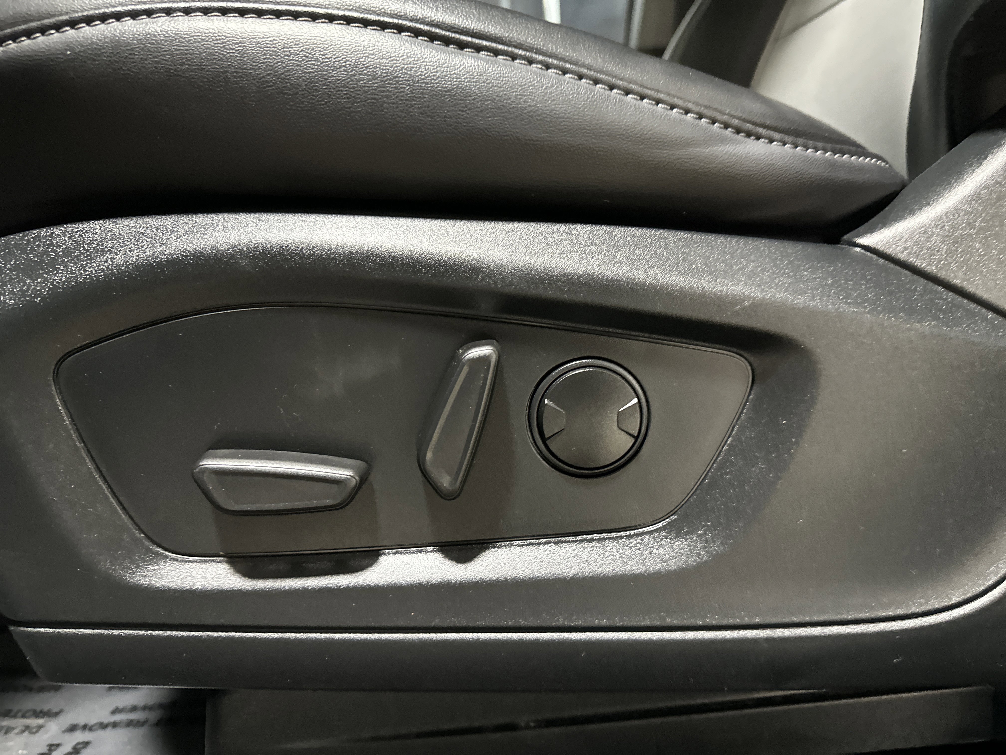 Certified 2023 Ford Explorer XLT w/ Equipment Group 202A image 16