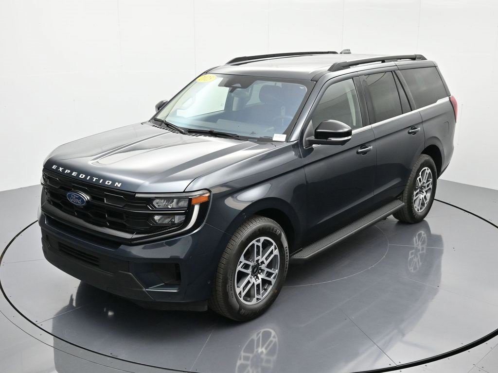 Certified 2025 Ford Expedition Active image 2