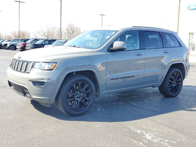 Used 2022 Jeep Grand Cherokee Laredo X AWD/4WD image 2