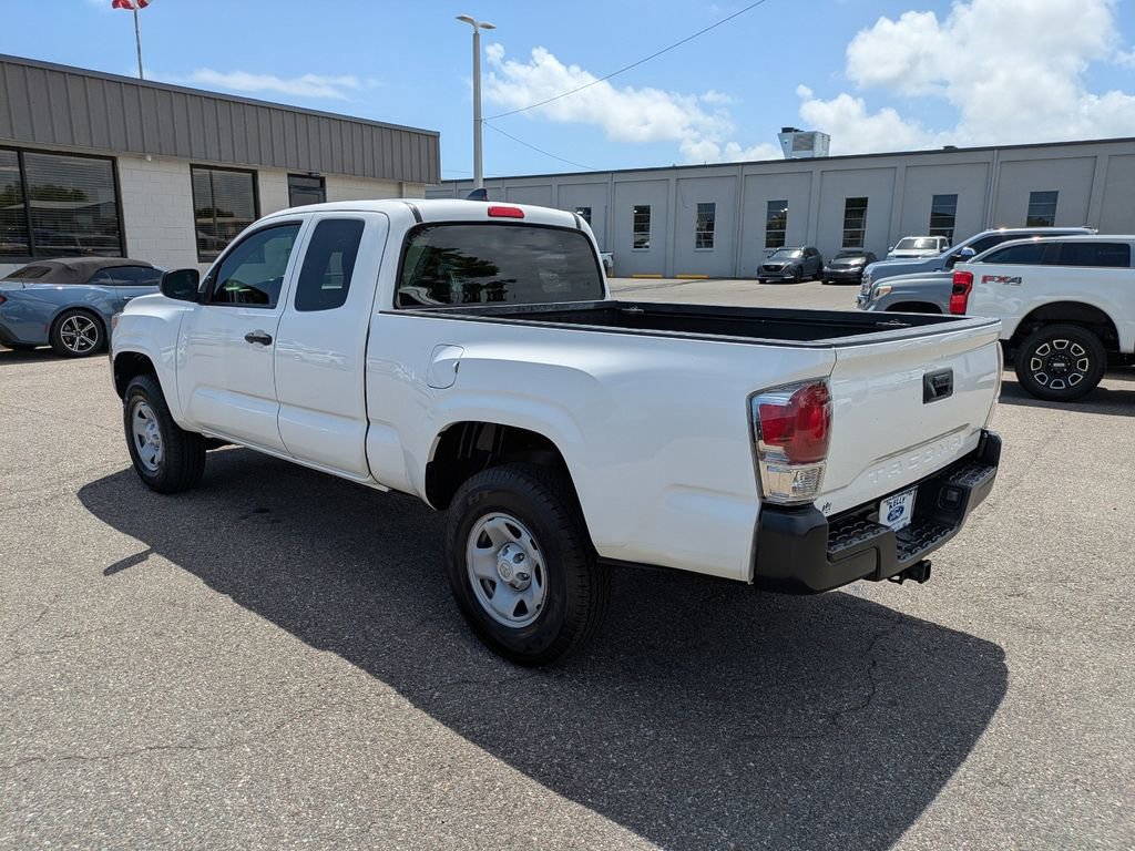 Used 2022 Toyota Tacoma SR RWD image 5