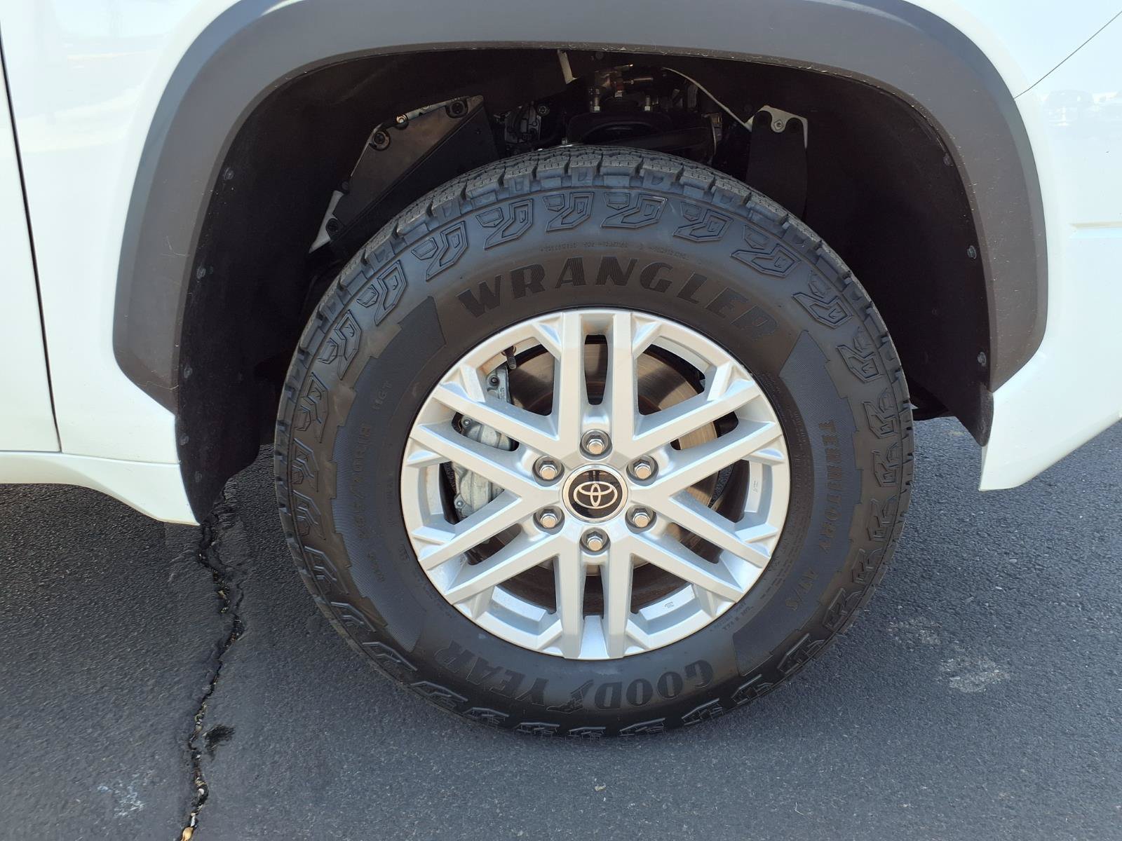 Used 2022 Toyota Tundra SR5 w/ SR5 Premium Package RWD image 9