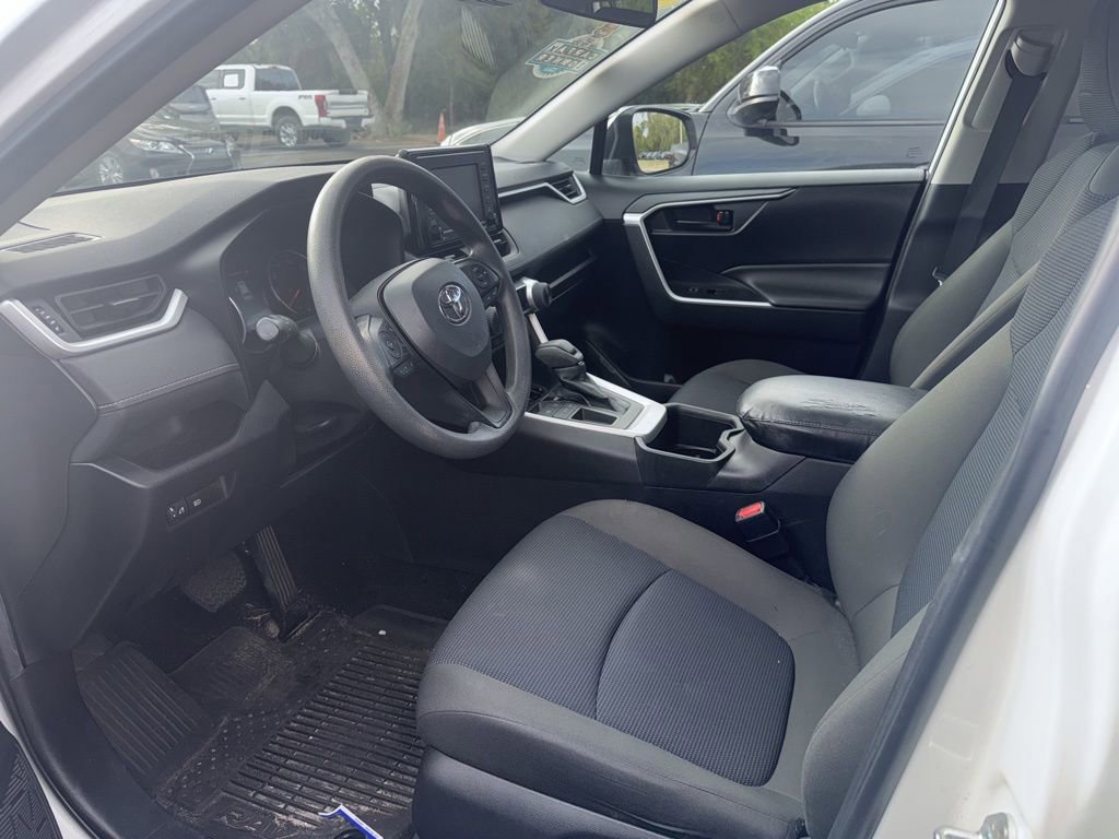 Used 2022 Toyota RAV4 LE image 6