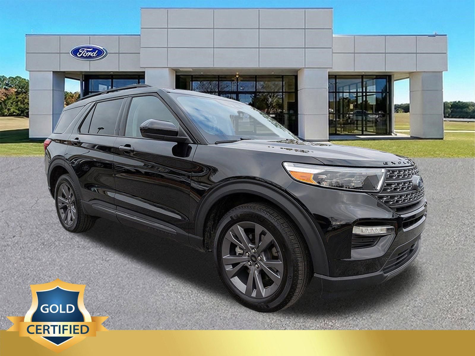 Certified 2023 Ford Explorer XLT w/ Equipment Group 202A image 7