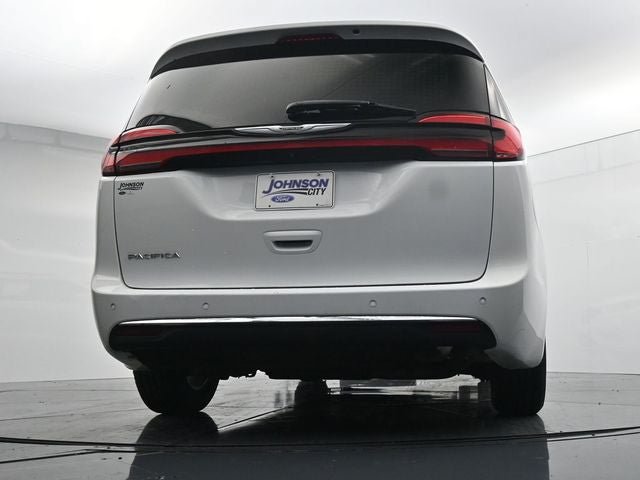 Used 2022 Chrysler Pacifica Touring-L FWD image 34