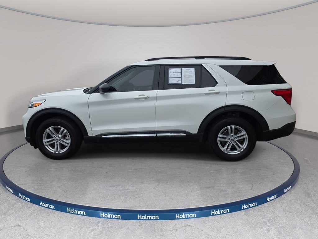 Certified 2022 Ford Explorer XLT w/ Equipment Group 202A AWD/4WD image 8