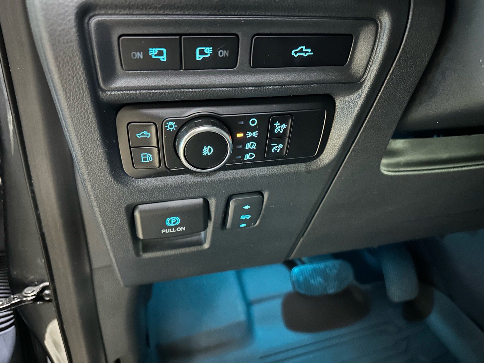 Certified 2023 Ford F150 Platinum w/ Equipment Group 701A High image 35