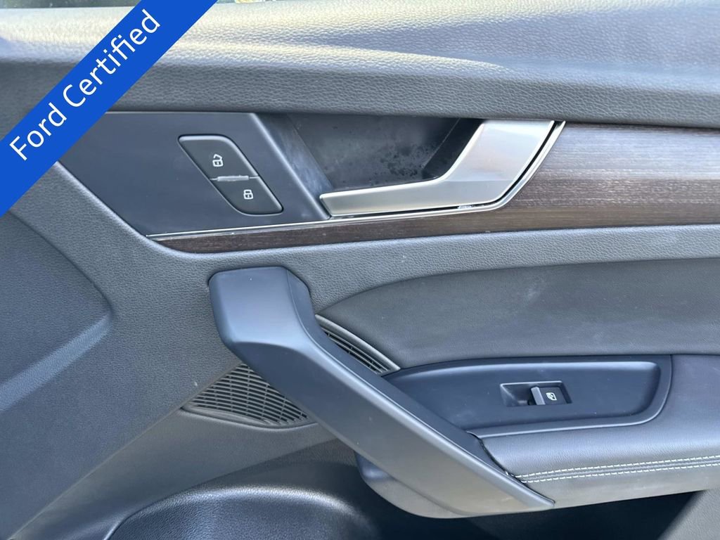 Used 2023 Audi Q5 2.0T Prestige w/ Prestige Package image 16