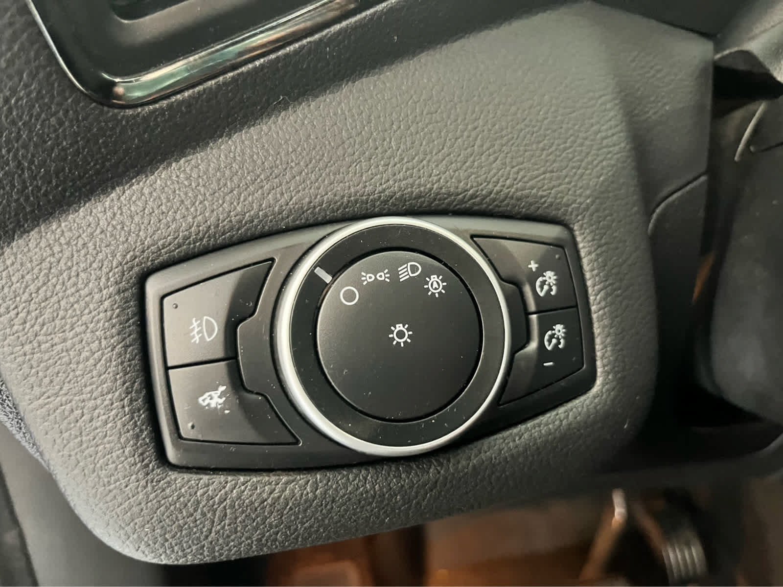 Certified 2018 Ford Escape SEL FWD image 24