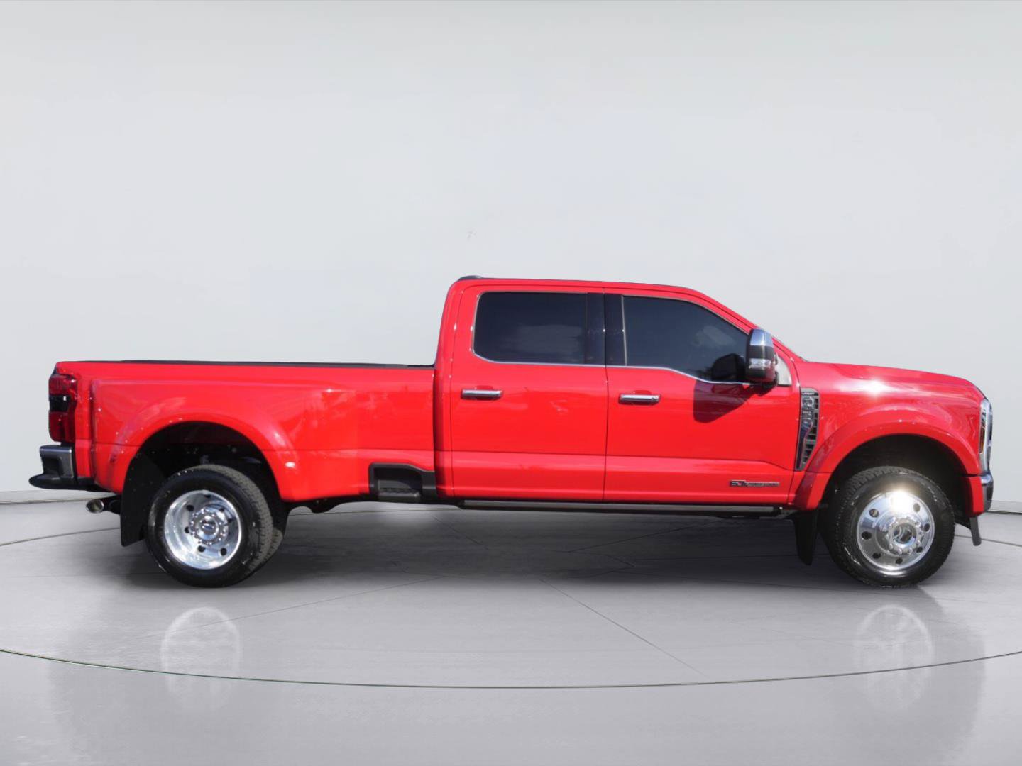 Certified 2026 Ford F450 Lariat w/ Lariat Ultimate Package AWD/4WD image 5
