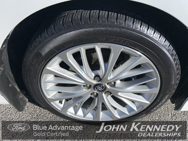 Used 2018 Toyota Camry XLE image 8