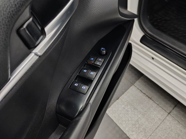 Used 2019 Toyota Camry SE FWD image 19