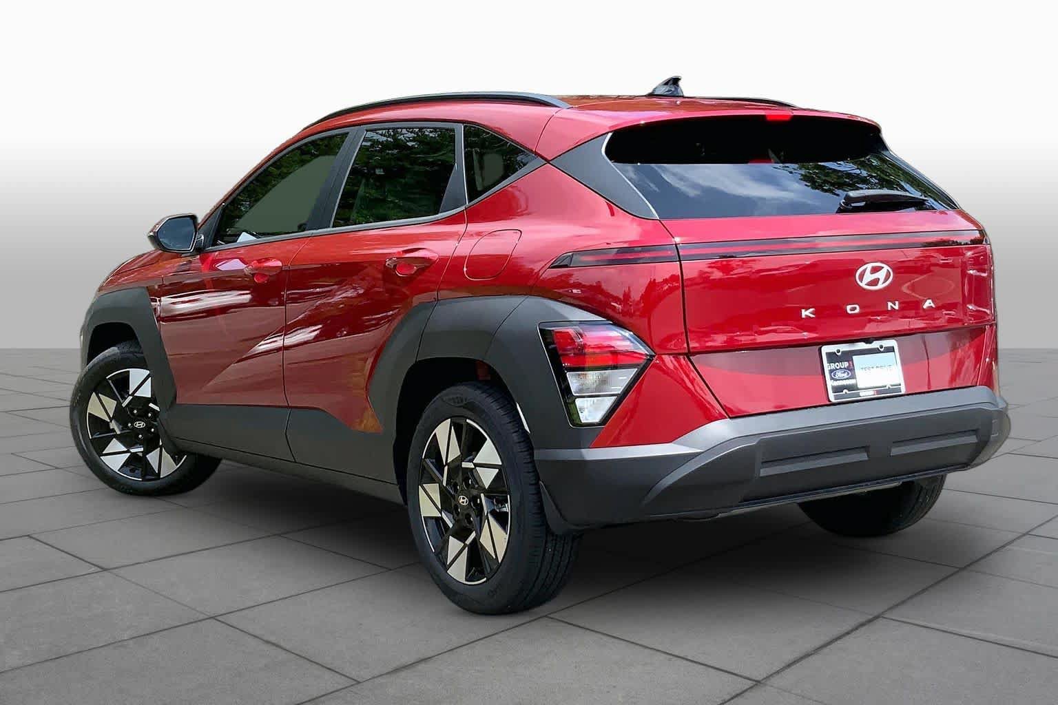 Used 2025 Hyundai Kona SEL FWD image 11