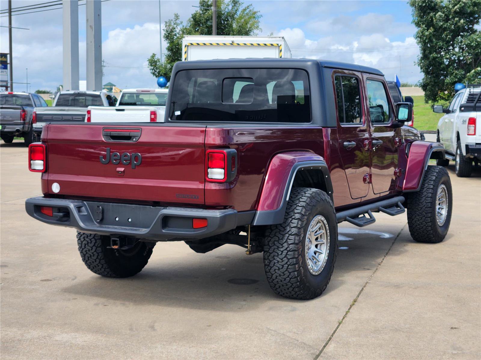 Used 2021 Jeep Gladiator Sport AWD/4WD image 4