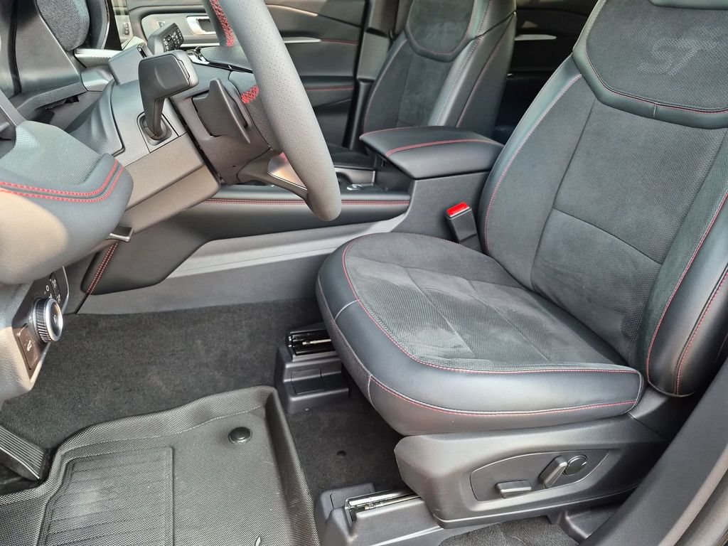 Certified 2025 Ford Explorer ST AWD/4WD image 23