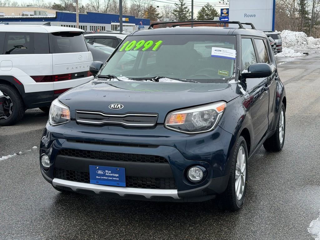 Used 2017 Kia Soul + image 2