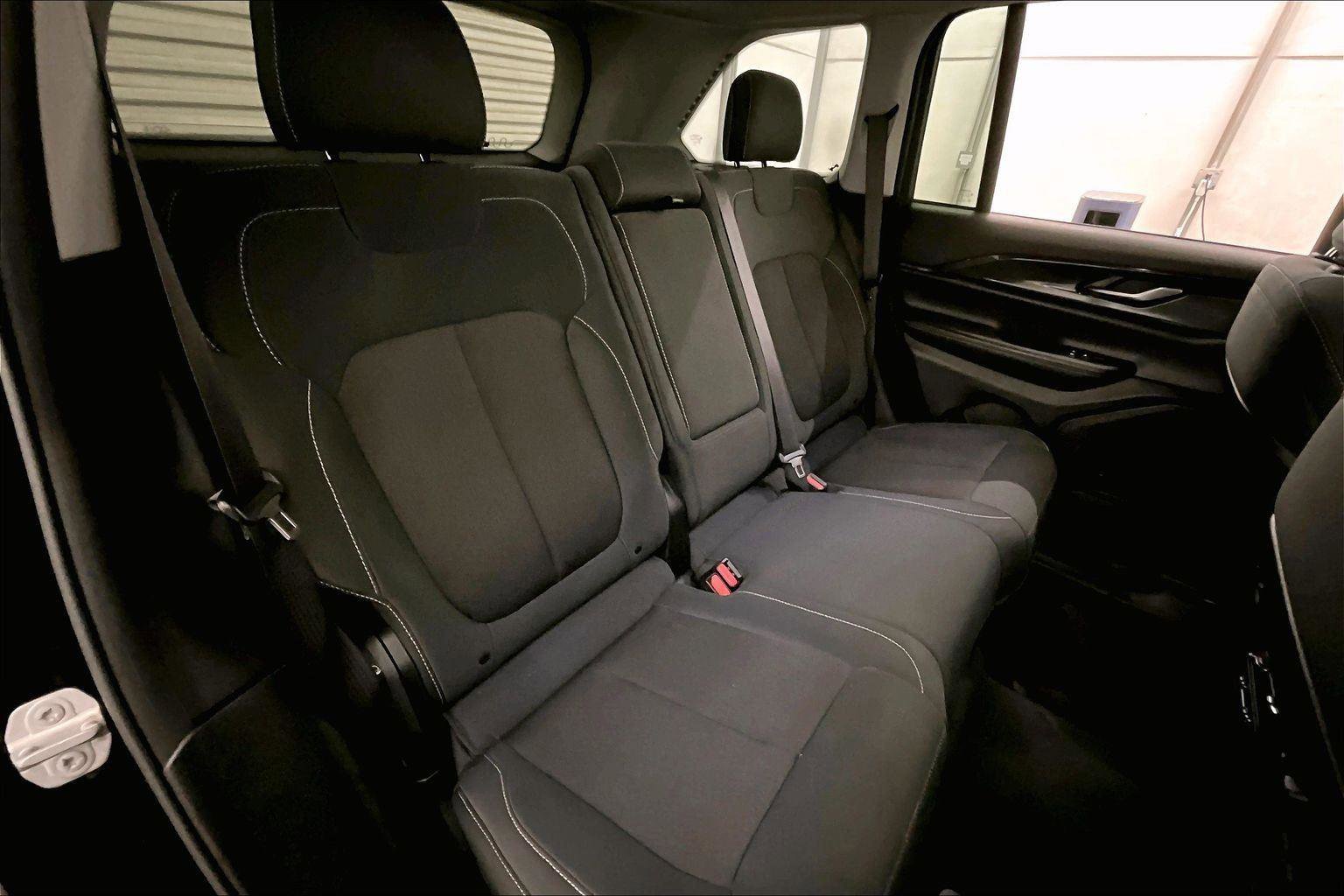 Used 2023 Jeep Grand Cherokee Laredo image 26