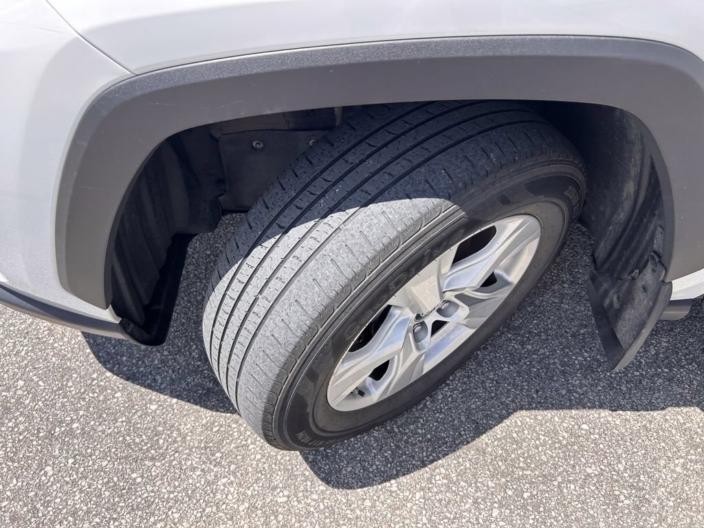 Used 2019 Toyota RAV4 XLE w/ Protection Package FWD image 34