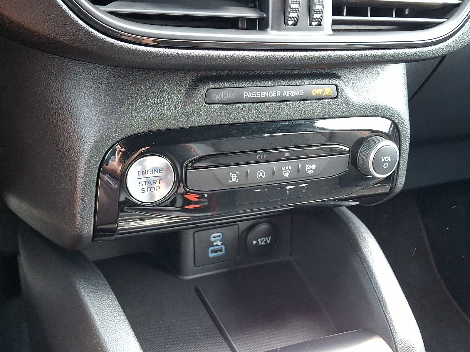 Certified 2023 Ford Escape ST-Line w/ Tech Pack #1 FWD image 18