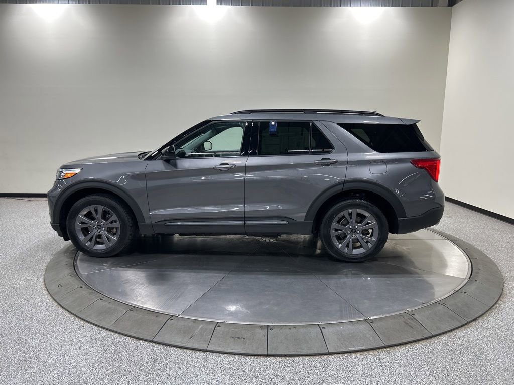 Certified 2024 Ford Explorer XLT w/ Equipment Group 202A AWD/4WD image 10