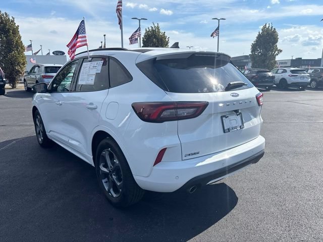 Certified 2023 Ford Escape ST-Line w/ Tech Pack #1 FWD image 9