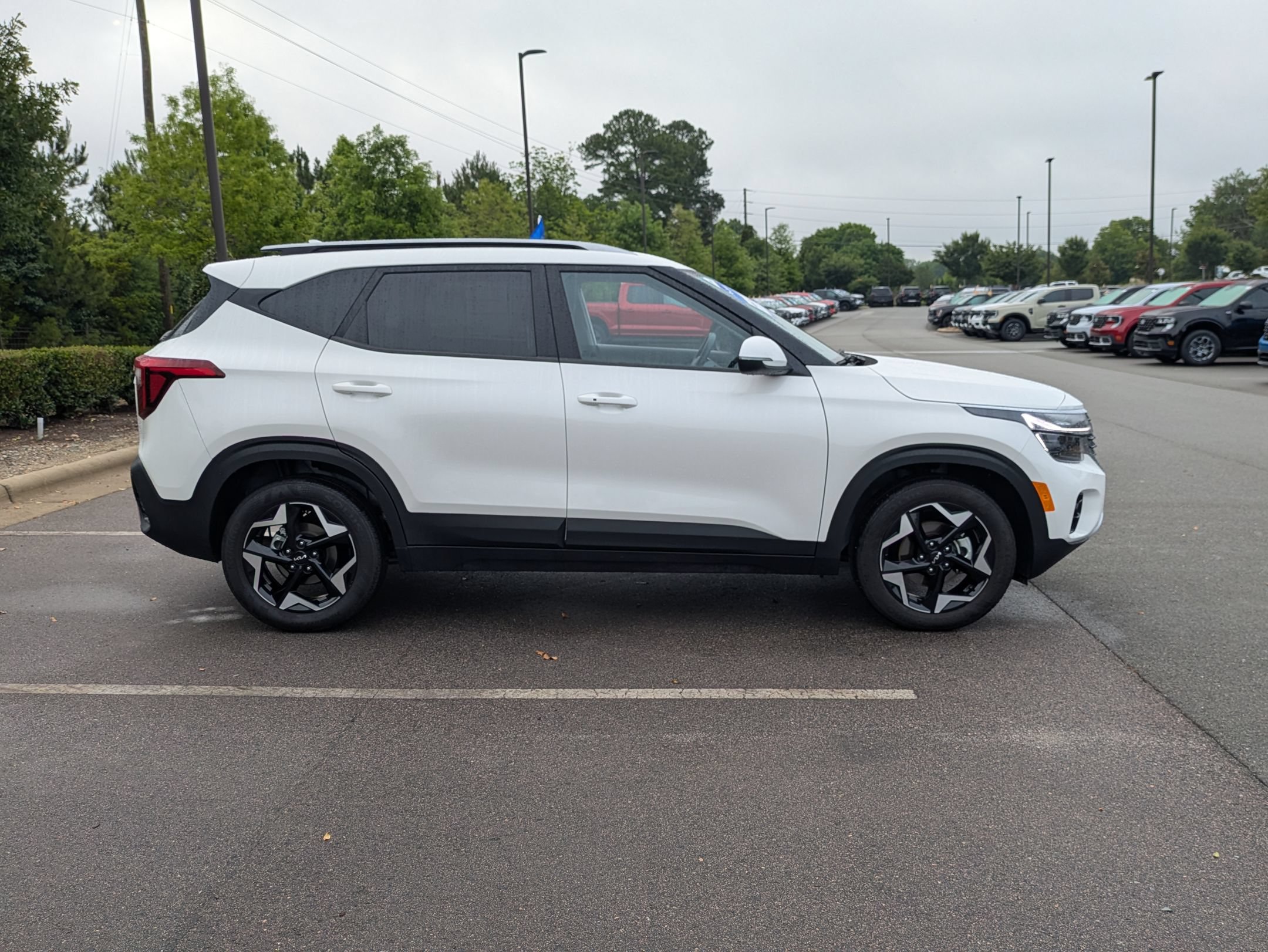 Used 2026 Kia Seltos S FWD image 3