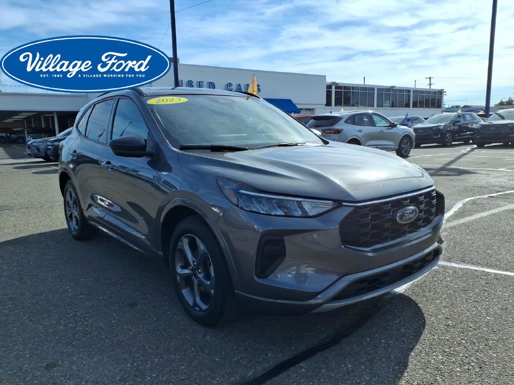 Certified 2023 Ford Escape ST-Line w/ Tech Pack #1 AWD/4WD image 4