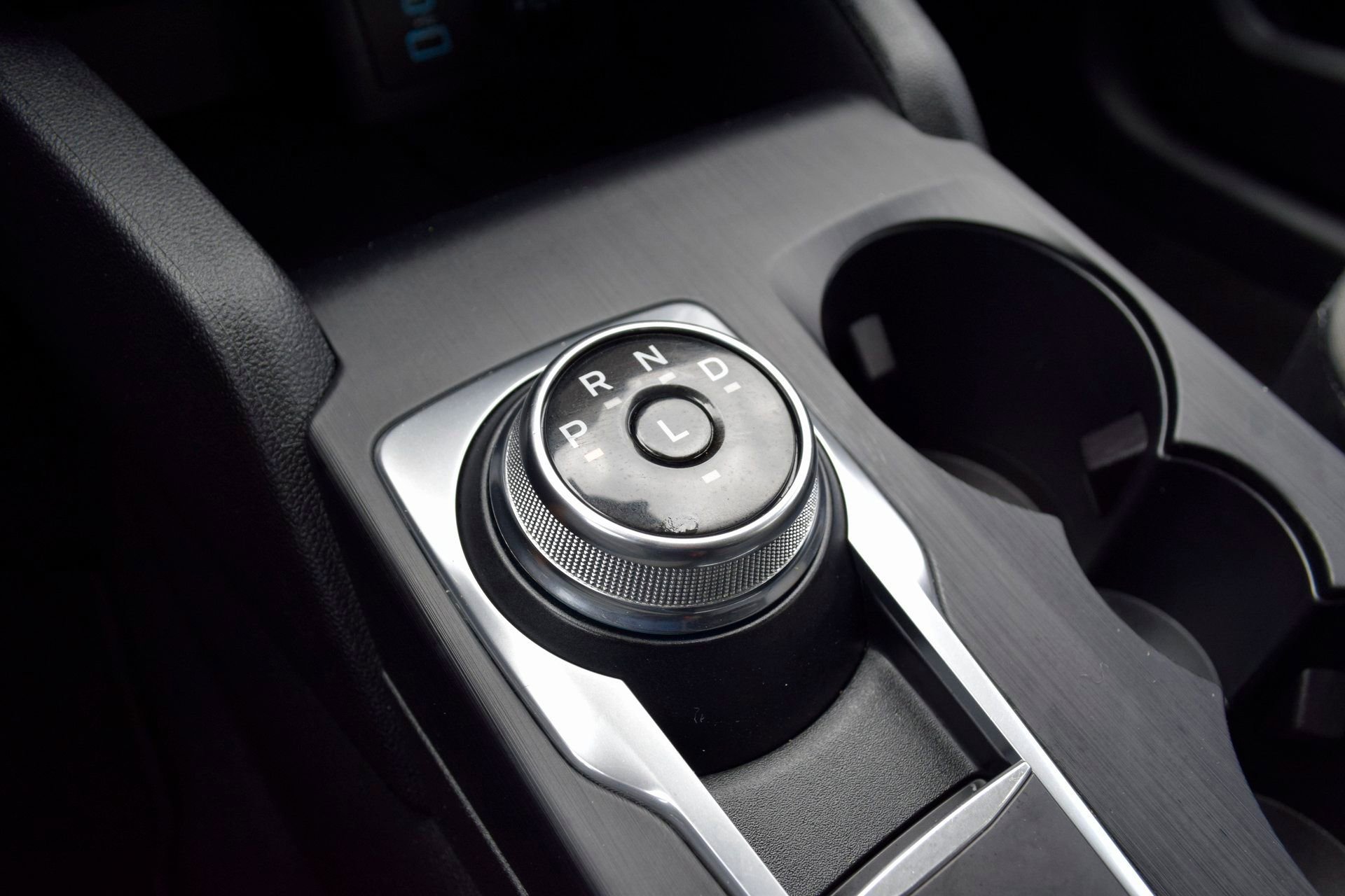 Certified 2022 Ford Escape SE w/ SE Sport Appearance Package image 15