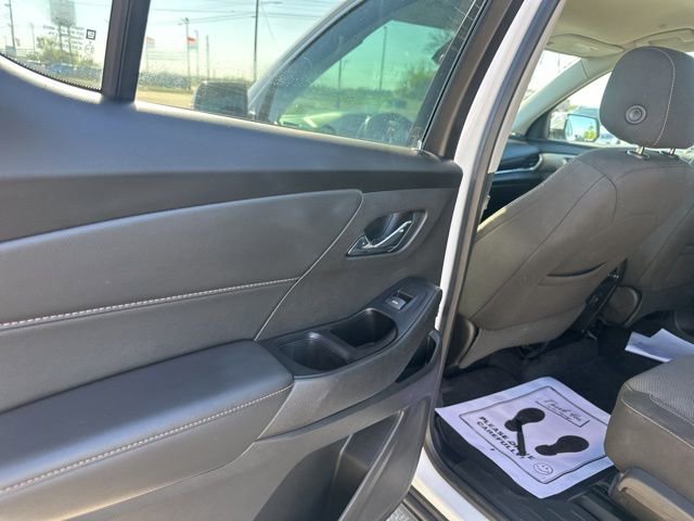 Used 2020 Chevrolet Traverse LT image 28