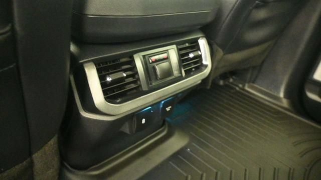 Certified 2025 Ford F150 Platinum w/ Equipment Group 702A High AWD/4WD image 13