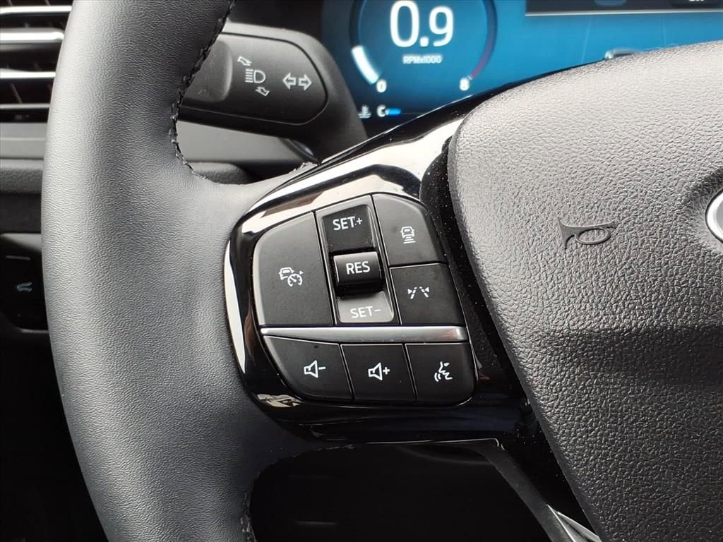 Certified 2023 Ford Escape Platinum w/ Premium Technology Package image 18