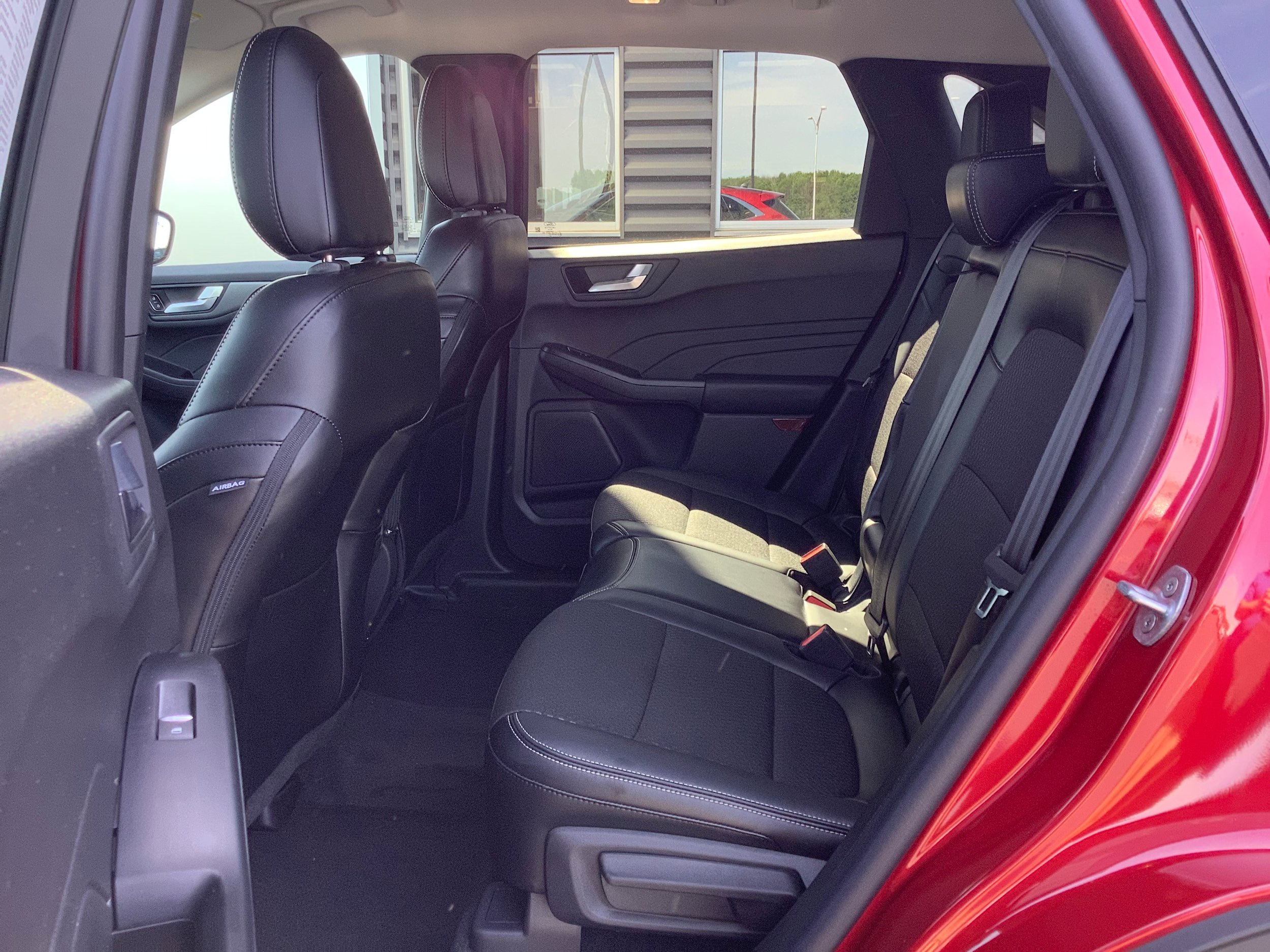 Certified 2025 Ford Escape SE FWD image 10