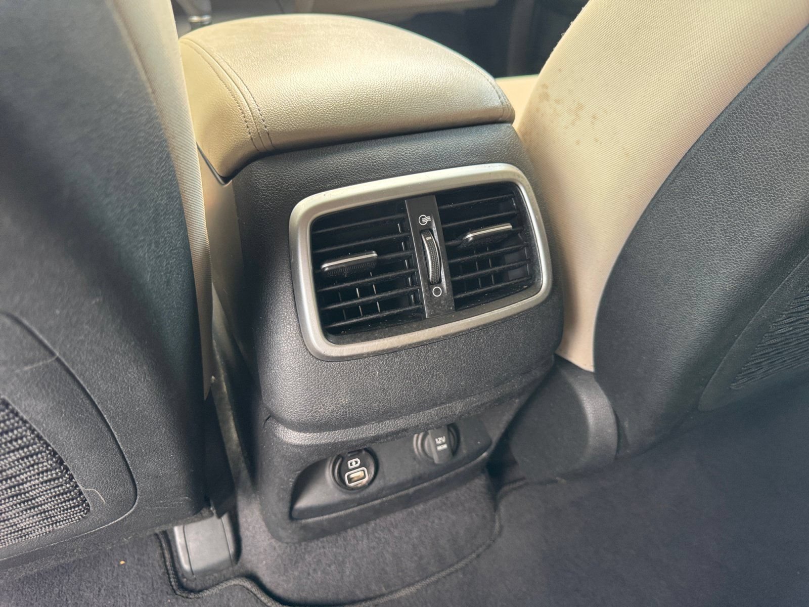 Used 2017 Kia Sorento FWD image 17