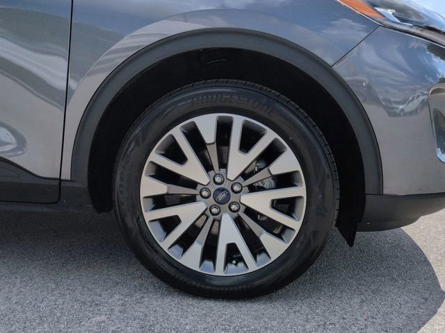 Certified 2022 Ford Escape Titanium image 10