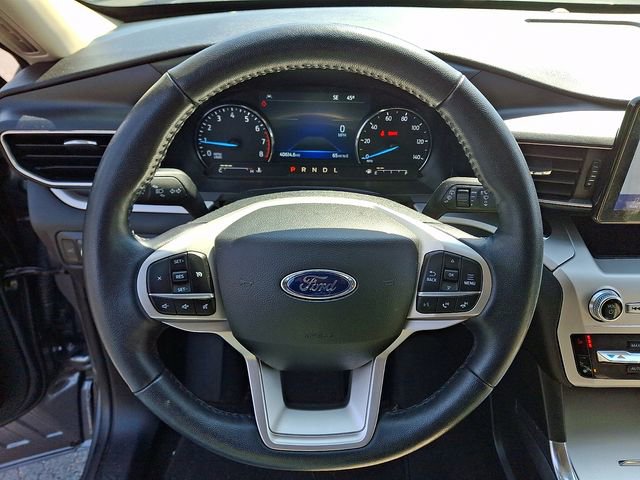 Certified 2022 Ford Explorer XLT w/ Equipment Group 202A image 17