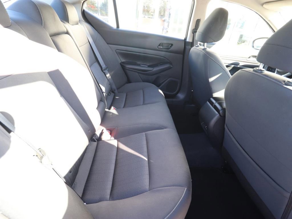 Used 2025 Nissan Altima 2.5 SV image 22