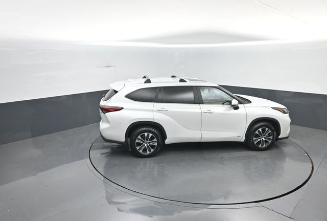 Used 2023 Toyota Highlander XLE AWD/4WD image 26