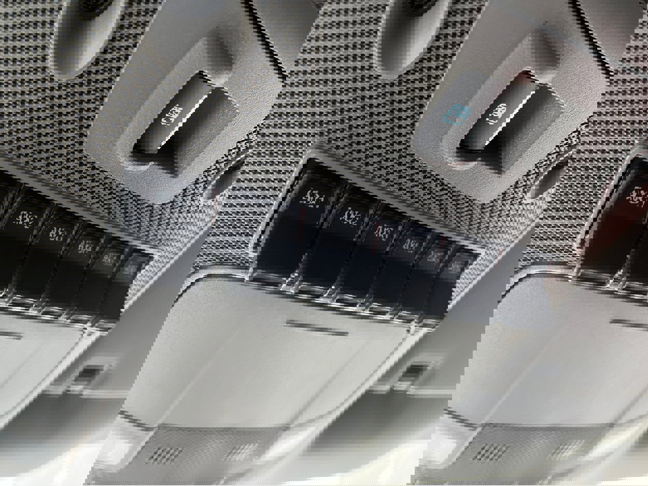 Certified 2020 Ford F350 Lariat w/ Chrome Package image 19